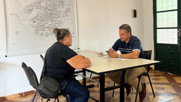 Vereador Leinha atende moradores no gabinete do bairro Los Angeles todas as quartas-feiras