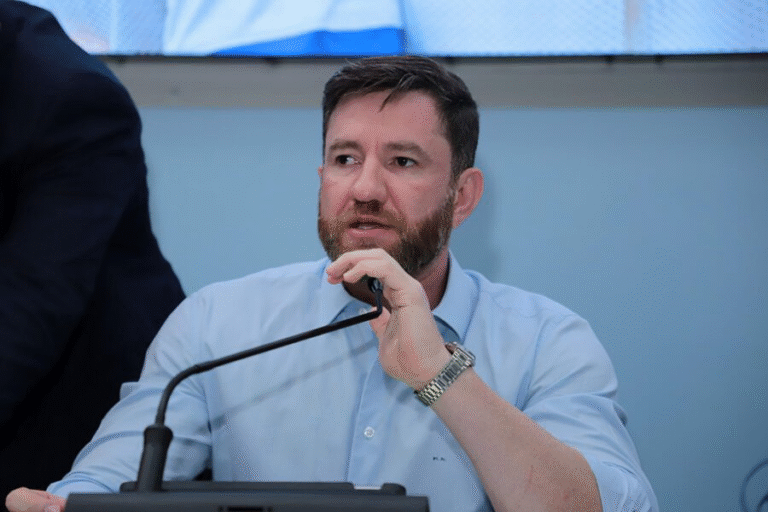 Vereador Maicon Nogueira defende fortalecimento das Atléticas Universitárias e apresenta emendas ao PPA para incentivo ao esporte e à juventude