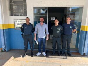 Vereador Maicon Nogueira discute plano de mobilidade e novas regras para ciclomotores em visita ao Batalhão de Trânsito da PMMS