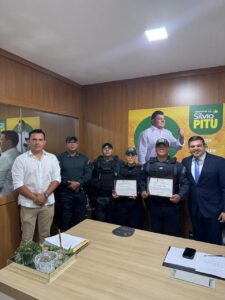 Vereador Silvio Pitu homenageia policiais militares do 10º Batalhão de Polícia Militar
