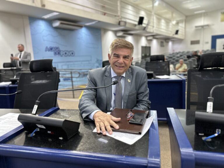 Vereador Veterinário Francisco apresenta indicações para melhorias em bairros da Capital