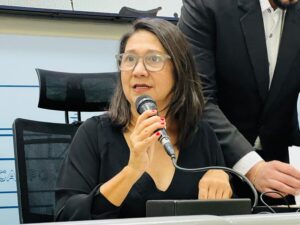 Vereadora Luiza volta a questionar Secretaria de Fazenda sobre suplementação de R$ 158 milhões da Saúde