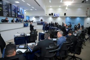 Vereadores aprovam projeto que regulamenta emissão de atestados médicos e mais 7 propostas