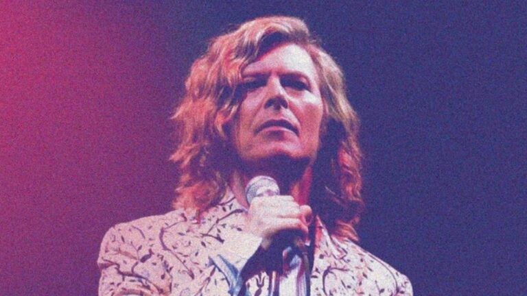 Warner aposta no vintage: catálogo vira ouro no século XXI