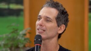 "Sofri bullying por causa do meu nome", desabafa ator na TV