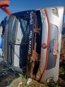 Acidente com ônibus deixa dois mortos na BR-163, em Sonora