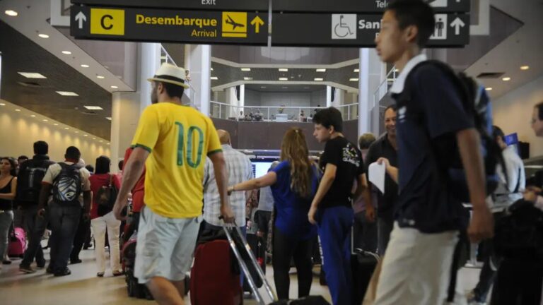 Aeroportos registram mais de 100 voos cancelados pelo Brasil