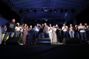 Aniversário de Dourados tem homenagem à Catedral, bênçãos e shows no Natal Encantado
