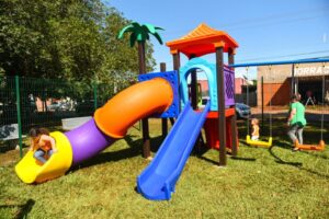 Brincadeira garantida: Jardim Centenário recebe novo parquinho comunitário