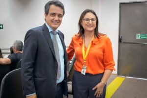 Câmara aprova regra para farmácias e Landmark critica veto à fiscalização do CRF nas unidades de saúde