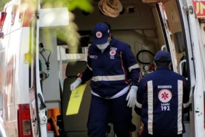 Caminhoneiro morre após sofrer descarga elétrica durante enlonamento de carreta na BR-163