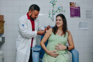 Campo Grande realiza plantão de vacinação contra bronquiolite para gestantes neste sábado 