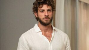 Chay Suede vai protagonizar substituta de ‘Três Graças’