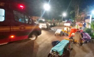 Colisão entre carro e caminhonete deixa dois feridos em Coxim