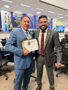 Com indicação do Professor Riverton, Câmara homenageia Gerson Claro com a Medalha “Destaques da Década”