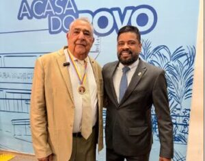 Com indicação do vereador Professor Riverton, Câmara Municipal homenageia Jerson Domingos por atuação em políticas da Primeira Infância