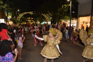 Comércio do Centro funciona até 22h durante Natal dos Sonhos 2025
