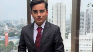 Dudu Camargo agradece fãs após vencer a "A Fazenda 17"