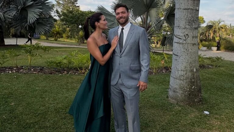 Filha de Bonner e Fátima Bernardes surge com o namorado em evento