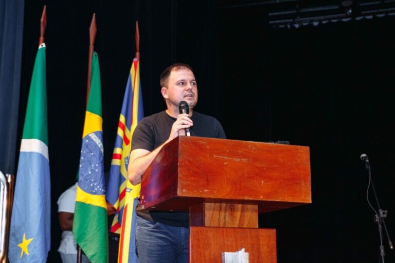 Fortalecendo o SUS, 803 conselheiros de saúde são empossados 