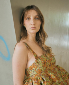 Ela está a frente do Rato Roeu Reprodução/redes sociais