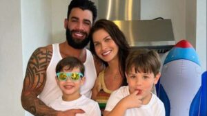 Gusttavo Lima revela desejo dos filhos: "andar de ônibus"