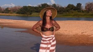 Ivete Sangalo posa de biquíni e fãs apontam indireta para ex