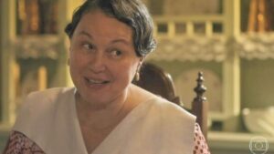 Kelzy Ecard retorna às novelas e detalha mudanças após câncer