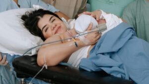 Lembra dela? Ex-Chiquitita anuncia nascimento da filha