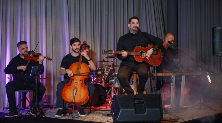 Léo Verão, João Vicente e Postal Sul animam o Natal Encantado nesta segunda