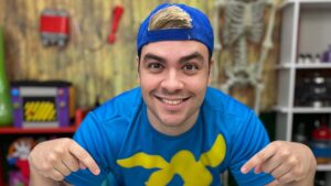 Luccas Neto deixa SBT