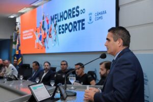 Melhores do esporte são homenageados pelos vereadores na Câmara