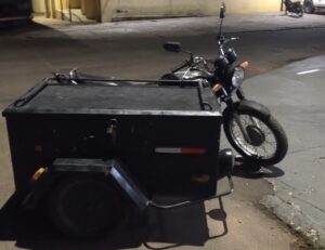 Moto furtada é recuperada e suspeitos são detidos pela PM em Coxim