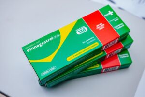 Mulheres de 18 a 49 anos podem buscar pelo Implanon no SUS