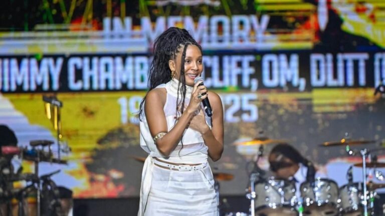 Nabiyah Be, filha de Jimmy Cliff, homenageia o pai na Jamaica