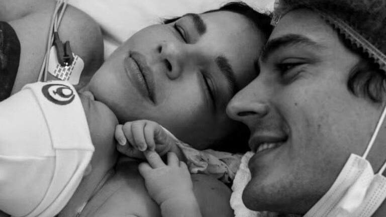 Nasce Palo, primeiro filho de Mariana Rios com Juca Diniz