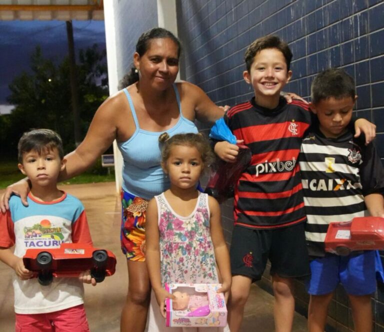 Natal nos Bairros: projeto constrói memórias e emociona moradores da Moreninha III
