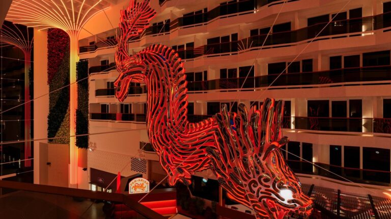 Navio com decoração asiática promete diversão em alto mar