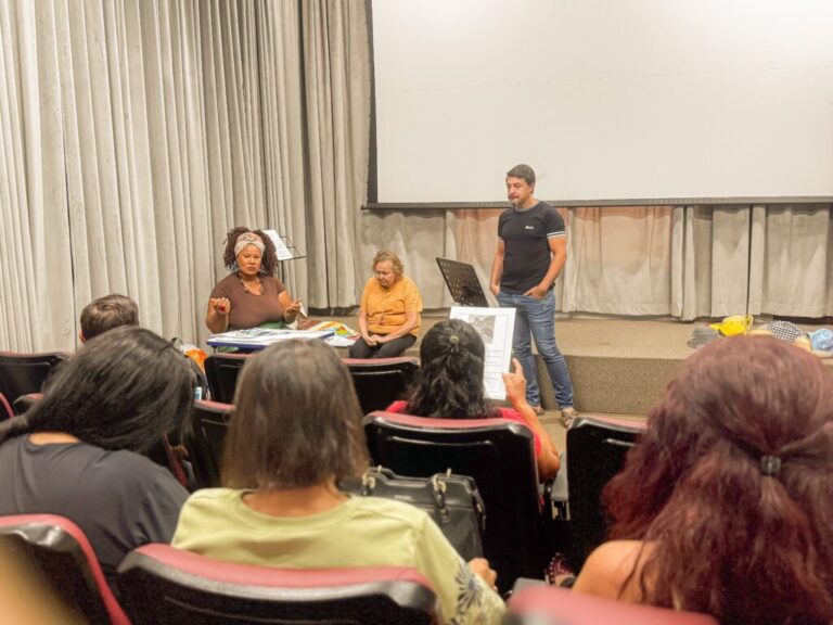 Oficina de histórias emociona participantes na Casa de Cultura de Campo Grande