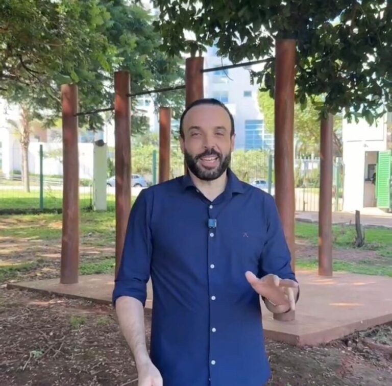 PROFESSOR JUARI É AUTOR DE EMENDA QUE VALORIZA ADMINISTRATIVOS DA EDUCAÇÃO DE CAMPO GRANDE