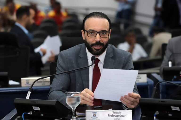 PROFESSOR JUARI SOLICITA TAPA-BURACOS PARA CORONEL ANTONINO E MONTE CASTELO