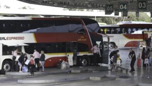 Passagem de ônibus barata é alternativa para viajantes nas férias
