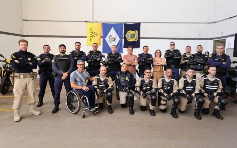 Prefeitura forma agentes de trânsito para atuarem como motociclista batedor