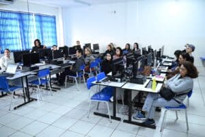 Prefeitura incentiva servidores a participarem de programa de pós-graduação gratuito