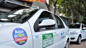 Prefeitura prorroga por seis meses prazo de táxis que completam 10 anos em 2025
