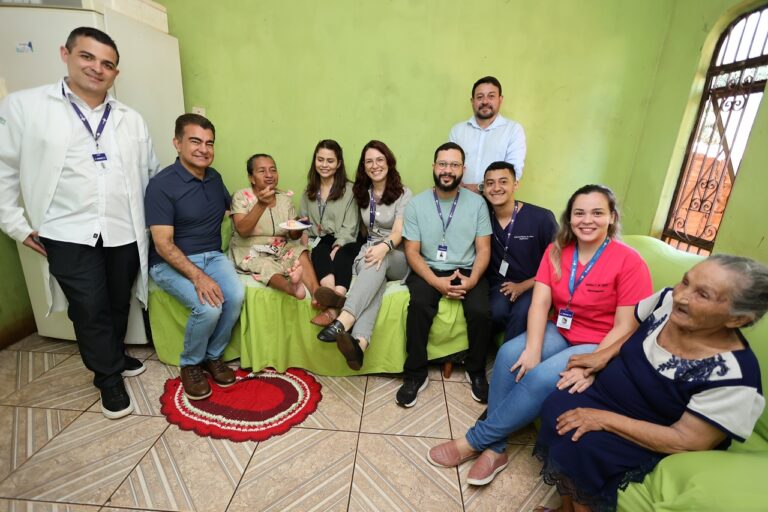 Programa da prefeitura evita que paciente ampute o pé e prefeito celebra recuperação