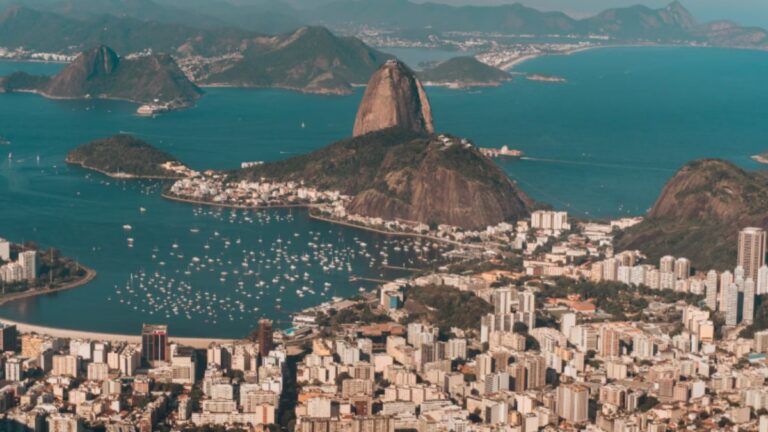 Rio de Janeiro recebe recorde de turistas estrangeiros em 2025