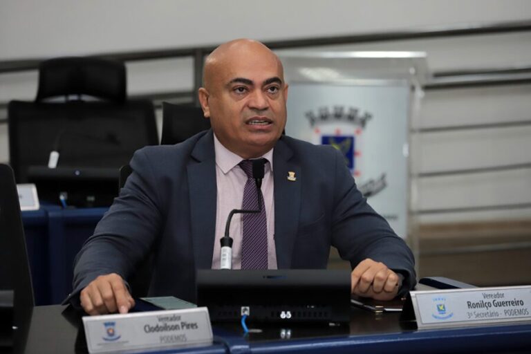 Ronilço Guerreiro vota a favor de empréstimo para asfaltamento, mas cobra execução de obras já previstas e atenção a todos os bairros