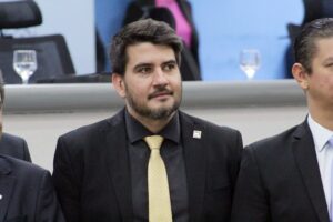 Sancionada: lei de Rafael Tavares coloca freio em atestados indevidos na rede pública