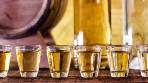 São Paulo lança 8 roteiros turísticos para amantes da cachaça